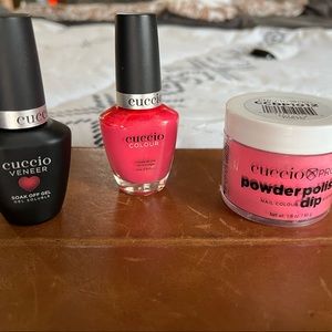 Cuccio Pro Dip Powder never used, I opened it but never used it.